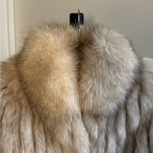 White/Cream Vintage Saga Fox Fur Jacket - Picture 2 of 10